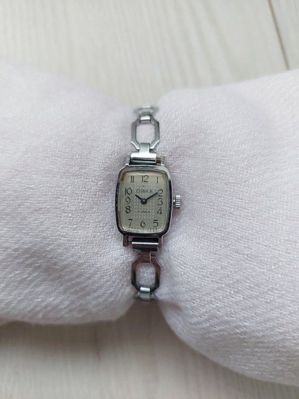 Chaika 1801 wrist watch with metal strap
