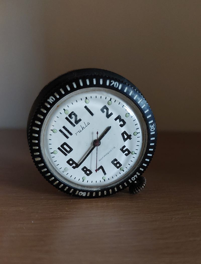 Ruhla car dash clock