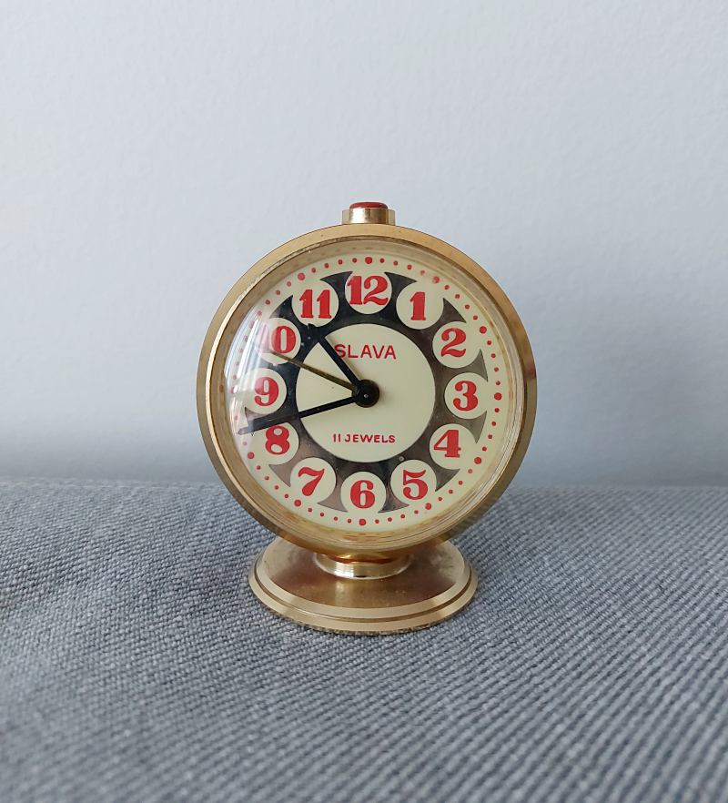 Slava soviet vintage clock