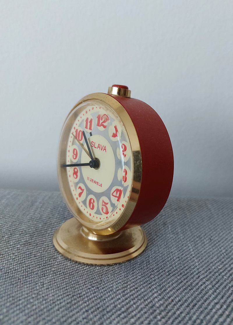 Slava soviet vintage clock